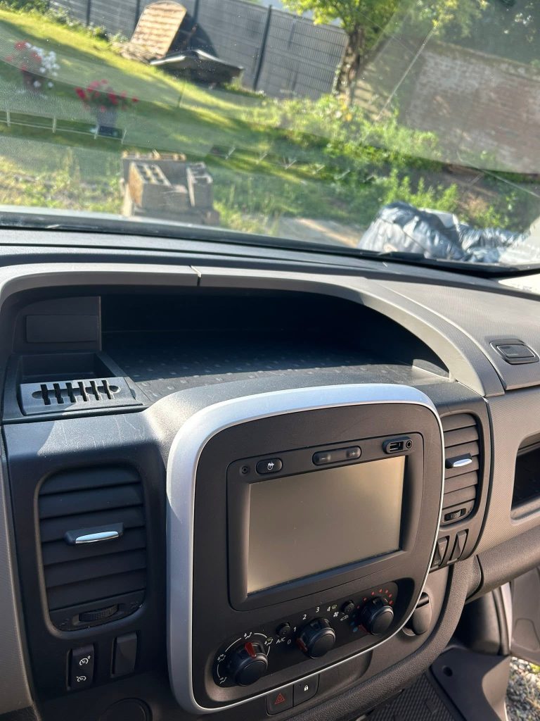 5ACB78DA-AE49-4C49-A094-FB7DAEE8D5D8