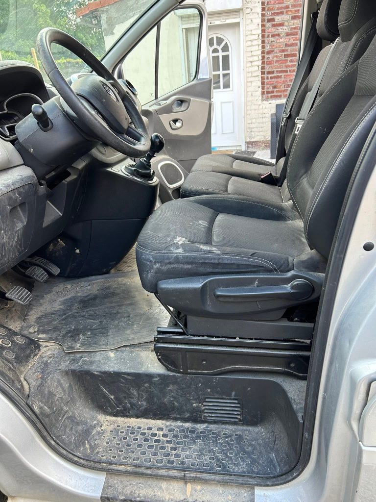 F9A6985E-6584-4A62-AF5F-5E0F48EFD600